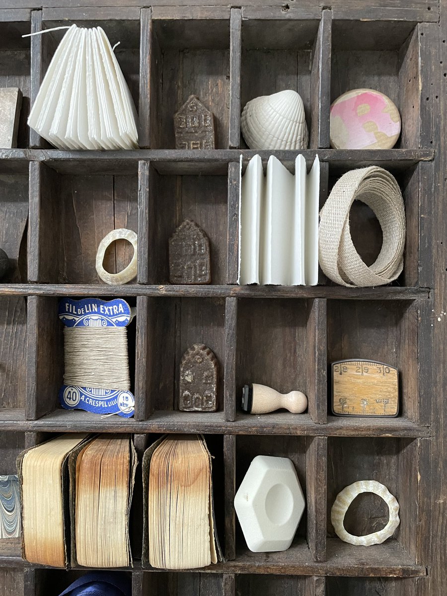 PaperHazell's tweet photo. Today’s attention: Type tray treasure. #bookartistlife #edinburghstudio https://t.co/EjOQrSxUZ2