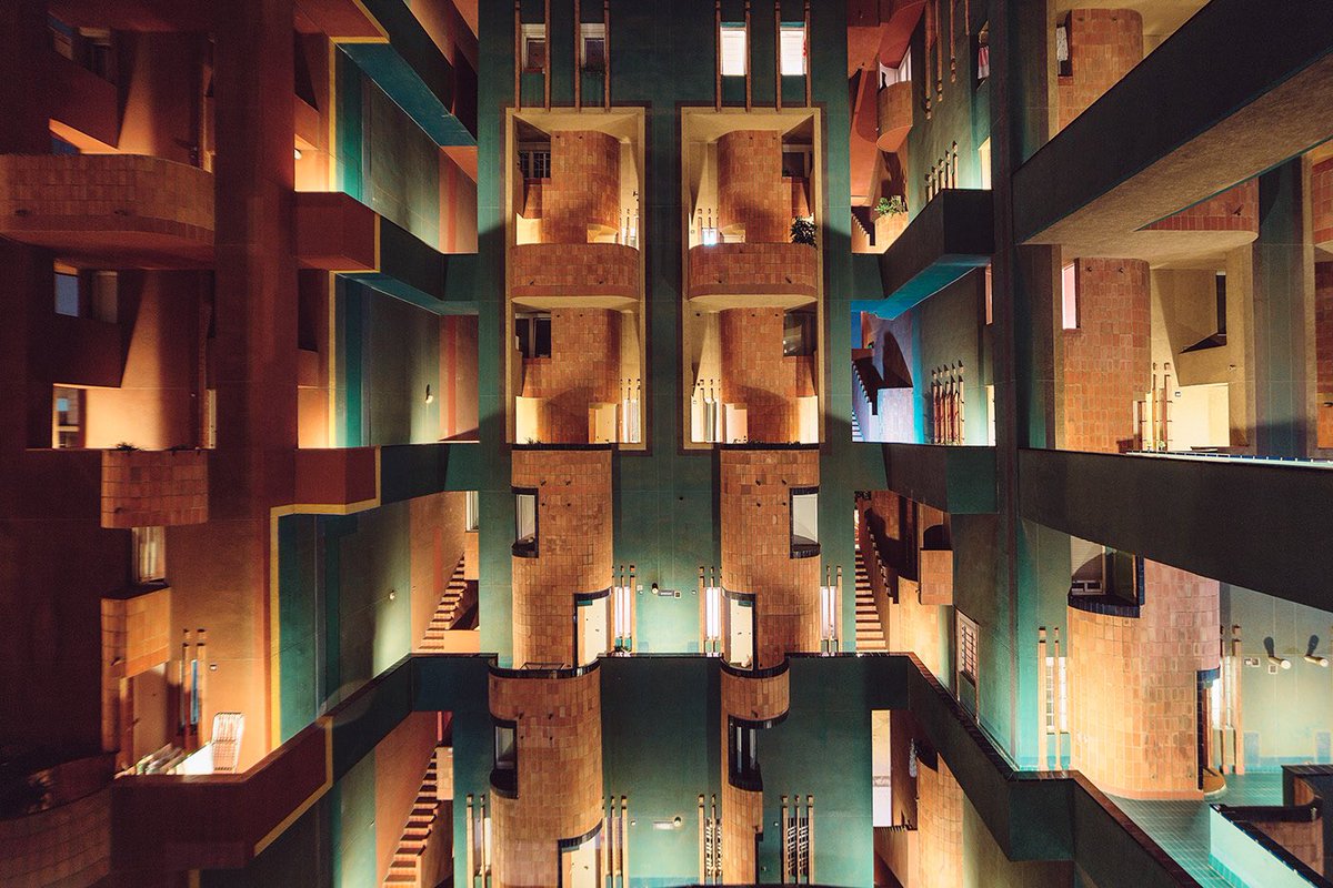arquitect_viva's tweet photo. “…Ricardo Bofill pertenece ya a la historia de la arquitectura, y sólo la mezquindad miope de algunos puede negarle ese reconocimiento.” https://t.co/N7XejLClOC