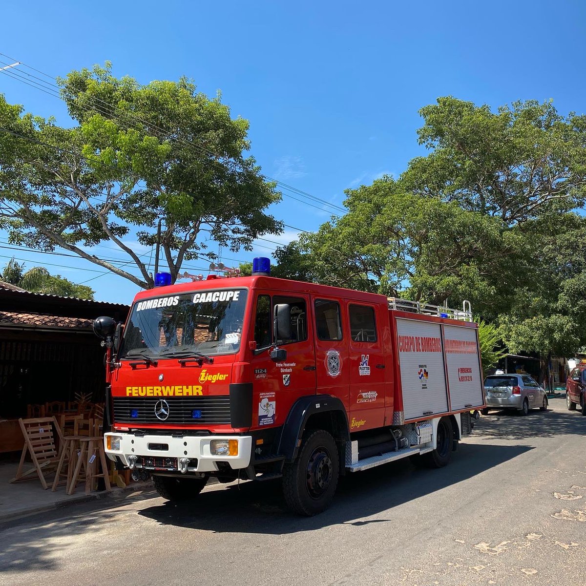BomberosCaacupe's tweet photo. Incendio estructural. Calle General Roa casi Variante Ruta PY02. Barrio San Blas. Controlado por Voluntarios de nuestra Institución. Cubre móvil MK10🚒

Emergencias:
☎️0511243210
📲0961243210
📲0972243210 https://t.co/fCK9jTiJgC