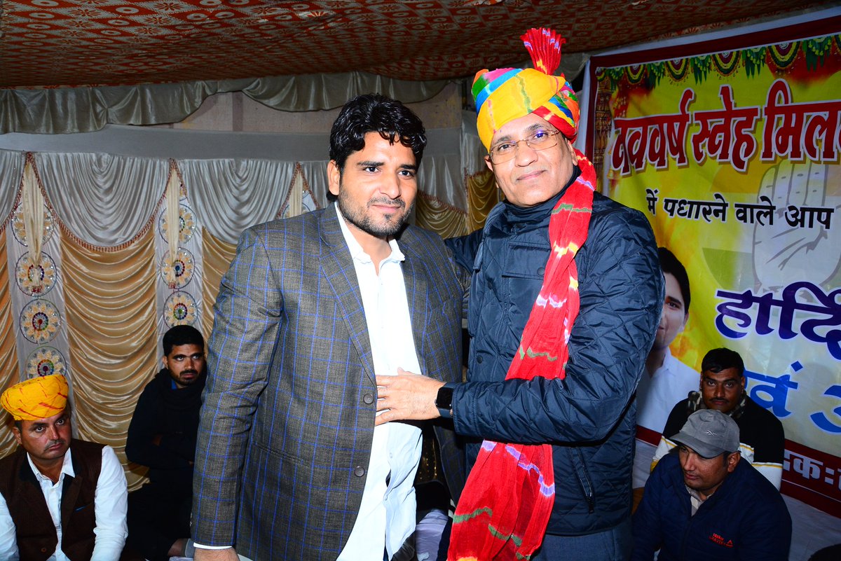 RamNiwashINC's tweet photo. #जिंदगी_भी_उसी_के_साथ_खेलती_है! #जो_खिलाड़ी_जबरदस्त_होते_हैं!!
@RameshwarDudi 
@saharan_ms 
@BishnaramSiyag 
@manishgodara_ https://t.co/Ra2xmzbIkt