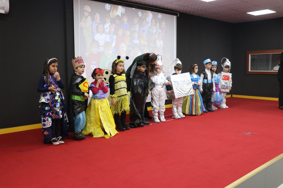 TutakMinikKlplr's tweet photo. “Geri Dönüşüm Muhteşem Olacak” sloganıyla yola çıktığımız “Atık Değil Kostüm” programımız renkli bir festival havasında geçti.
Minik Kalpler ilklere imza atmaya devam ediyor.
 @tcmeb  @TUTAK_KYMKMLG04 @agrimem @hasan_kokrek @tutakmem @karaoglan_necmi https://t.co/XCwjU9i2dS
