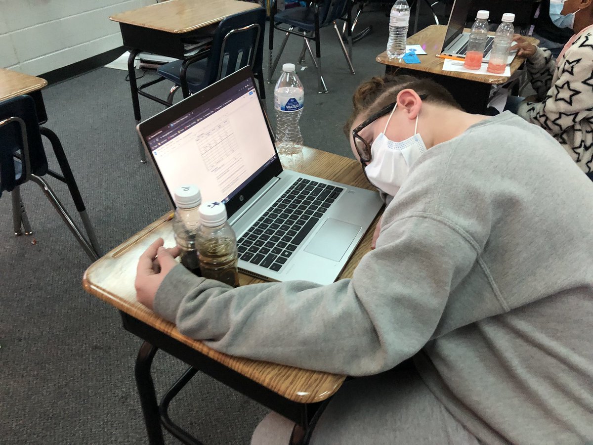 Ms V #5thgraderocks tweet media