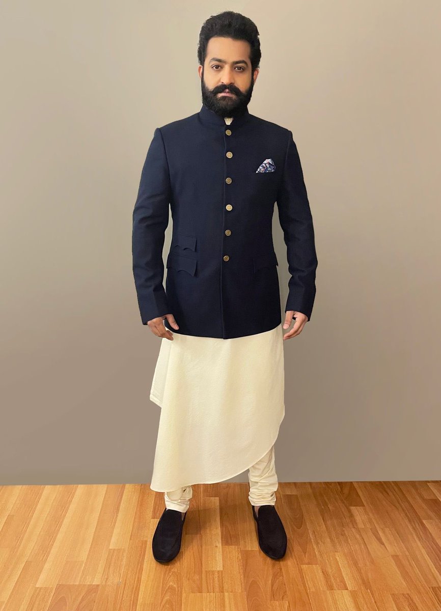 Rooted in traditions! Superstar <a href="/tarak9999/">Jr NTR</a> owns the desi aesthetic in a charismatic bandhgala suit 

<a href="/downtownmirror/">Downtown Mirror</a> <a href="/MandviSharma/">Mandvi Gayatri Sharma</a> <a href="/treeshulmedia/">Tree-Shul Media Solutions</a> <a href="/kubra_shafi/">lilkub</a> 

#Traditions #WearingIndian #NTRJR #Bandhgala #rrrmovie #downtownmirrormagazine #DOWNTOWNMIRROR