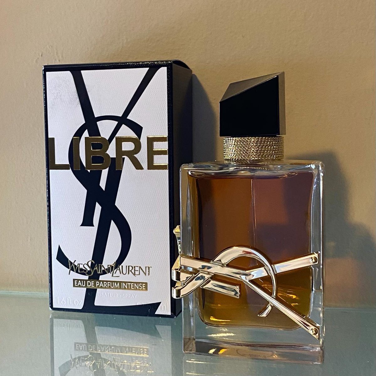 sam_k_xo's tweet photo. I didn’t think it was possible to love a scent more than @YSL Black Opium… but then I discovered #Libre and omg I am in love😍 had to buy it immediately! And in the “intense” version because I just love it so much. #ysl #ysllibre #libreintense #ysllibreintense #perfume #parfum https://t.co/1QKOJPGYCE