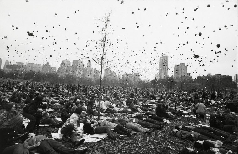 CarlaUso's tweet photo. “Este fotógrafo nos enseña a dirigir nuestra mirada hacia aquello que le resulte interesante a cada persona. En la #fotografía de #Winogrand resalta la importancia de la vida de la gente a través de su cotidianidad.” ~ Oscar Colorado 💬🔝 https://t.co/ojBV4LmCHE