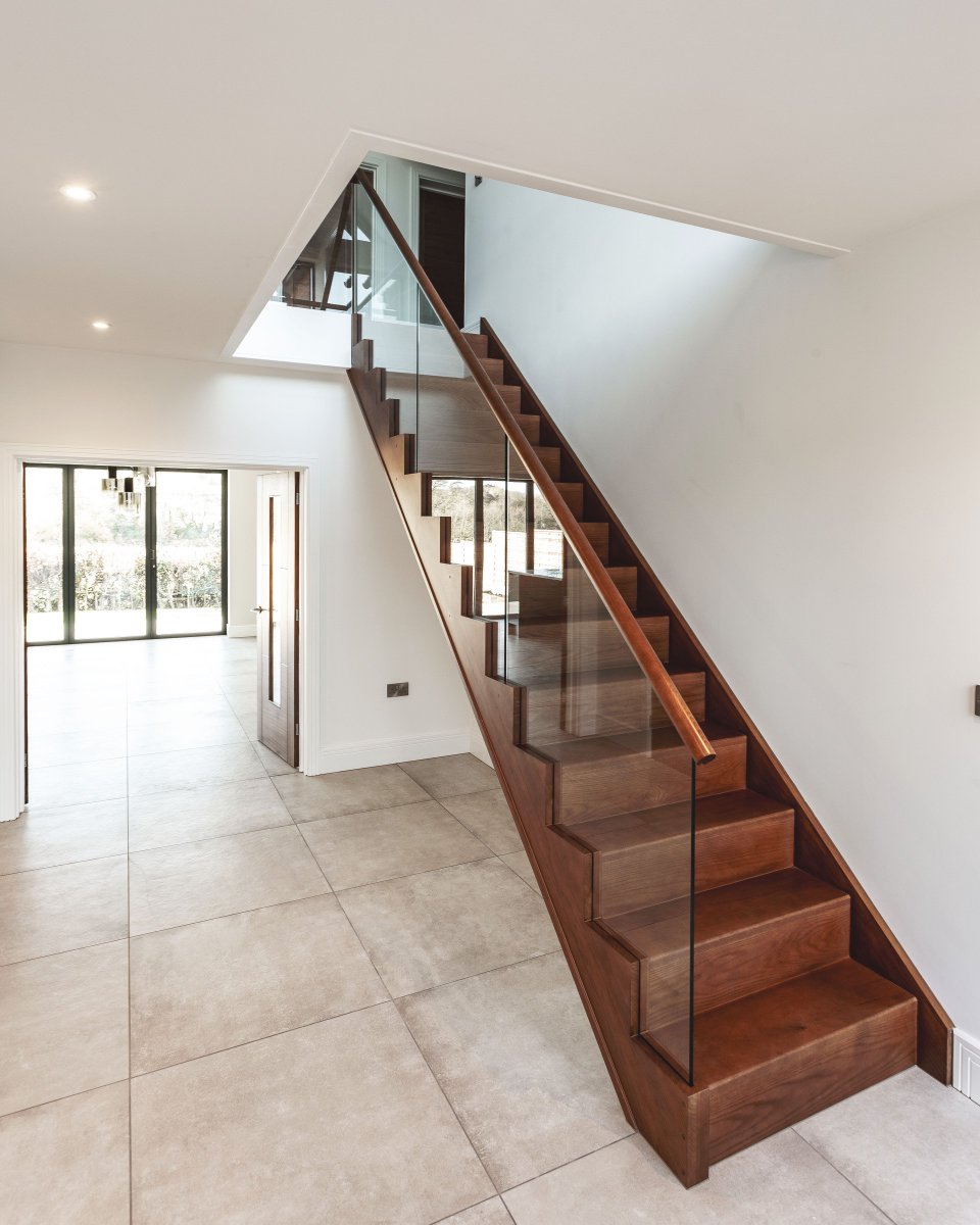 New Year new staircase!
Another happy customer with this fabulous Walnut and Glass staircase. If you require anything further please contact our dedicated Sales team 01283 212142
ow.ly/QEZm50HuPep