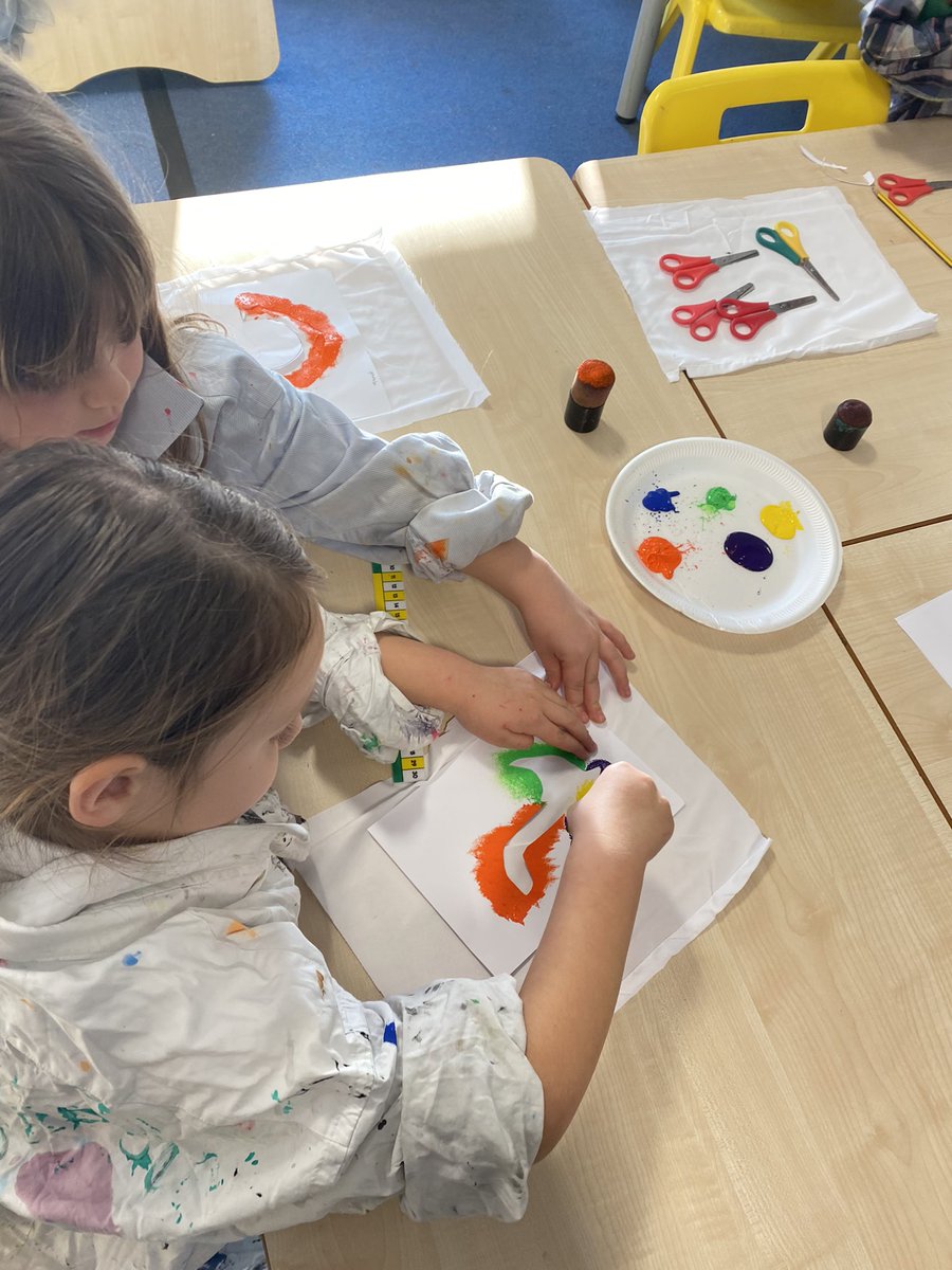 MrsRScotty's tweet photo. We really enjoyed learning and mastering our first DT technique today. We are well on our way to creating some fantastic final outcomes @ArtRoundhay #stencilling #masterpiece https://t.co/FW7wBzQc2l