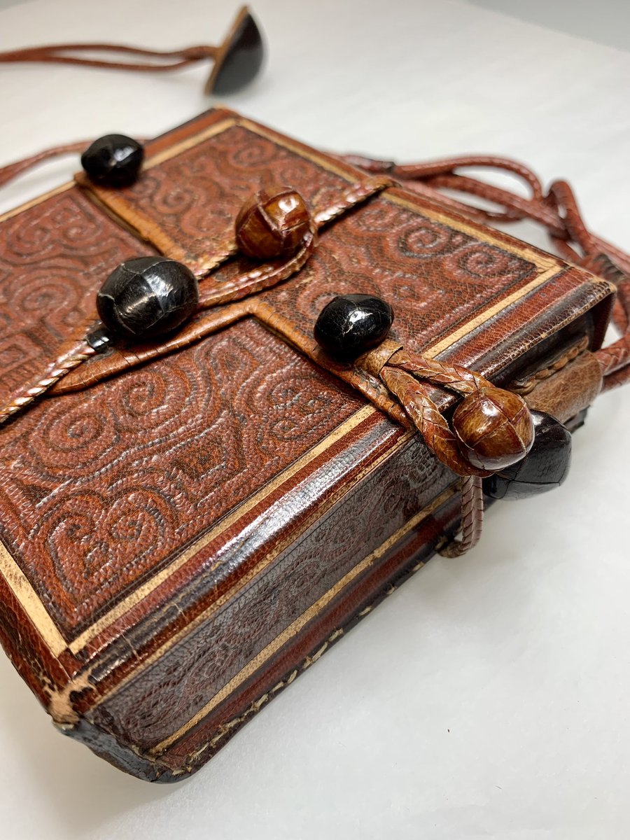 iamkristinesr's tweet photo. Well, that’s the first full work week of 2022 all tied up! 📚

@CBL_Dublin Ar 5570, The Golden Treasure of Prayers for the Prophet, 19th century, west Africa 

#IslamicManuscripts #chesterbeatty #JummahMubarak https://t.co/NKOGWTv1zZ
