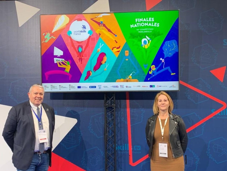 FFBNleAQUITAINE's tweet photo. Notre Présidente @marieangeramos présente aux finales nationales pour soutenir nos jeunes talents aux côtés de @GuyCyril administrateur au sein de notre Fédération Régionale et Pilote National @FFBatiment au sein des @WorldSkillsFR 

#teambatisseurs #bâtiment 💪🥇 https://t.co/zipUtR69GD