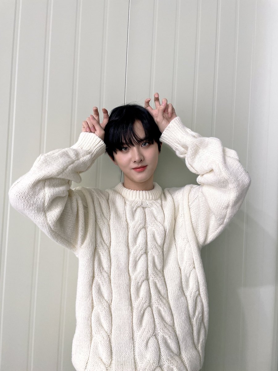 TheKingDom_GF's tweet image. [IVAN👑]

오늘도 행복한 하루 ♥ 미리 굿나잇🐰

#KINGDOM #킹덤 #IVAN #아이반