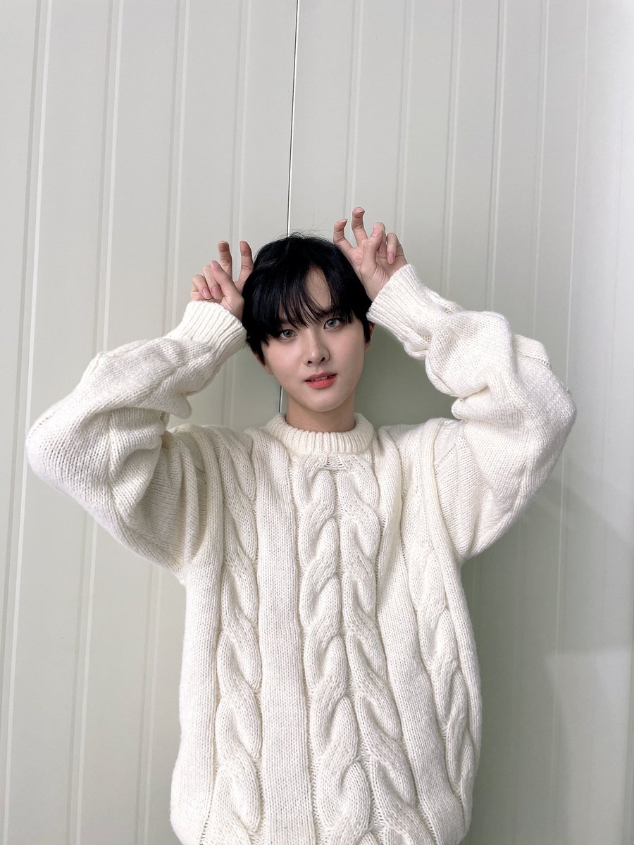 TheKingDom_GF's tweet image. [IVAN👑]

오늘도 행복한 하루 ♥ 미리 굿나잇🐰

#KINGDOM #킹덤 #IVAN #아이반