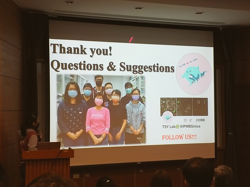 TsyLab's tweet image. Our PhD. candidate, Ms. Chang, had finished her first student seminar in IPMB🎉
She had presented an interesting story about how ROC and ROL help mobile mRNA transport to plasmodesmata!
#RockandRoll
#RNABindingProtein
#MobilemRNA 
#CellBiology