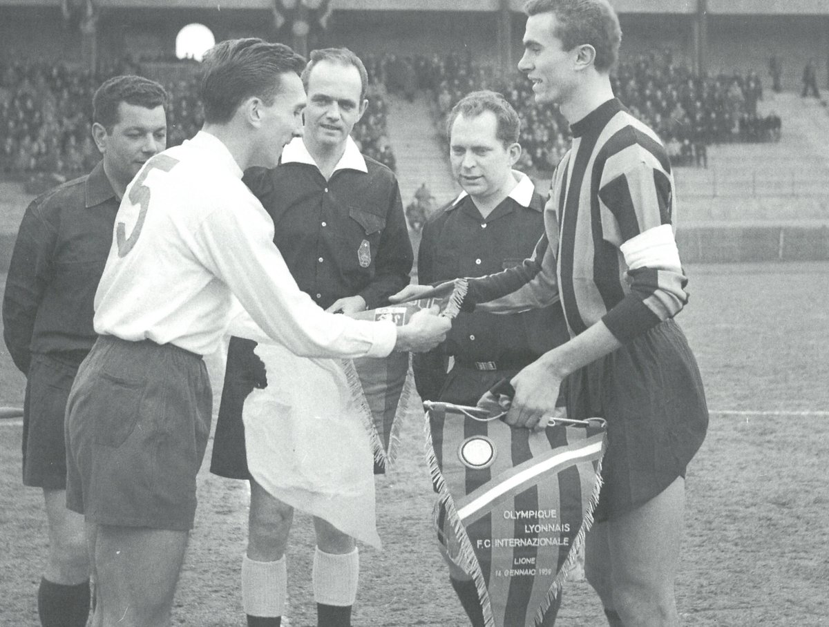 OL_Portugues's tweet photo. Neste dia, em 1959, o Lyon disputou sua primeira partida da Liga dos Campeões em casa contra o Inter! 😍🔙

#OLRetro https://t.co/R9AVaATLxQ