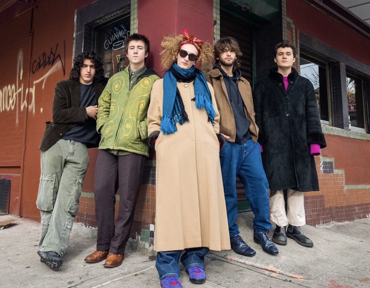 diymagazine's tweet photo. Laundry Day (@DAUNDRYLAY) share new song 'Did You Sleep Last Night?'. https://t.co/XLQR5YDEZF https://t.co/WKafJPS2Sc