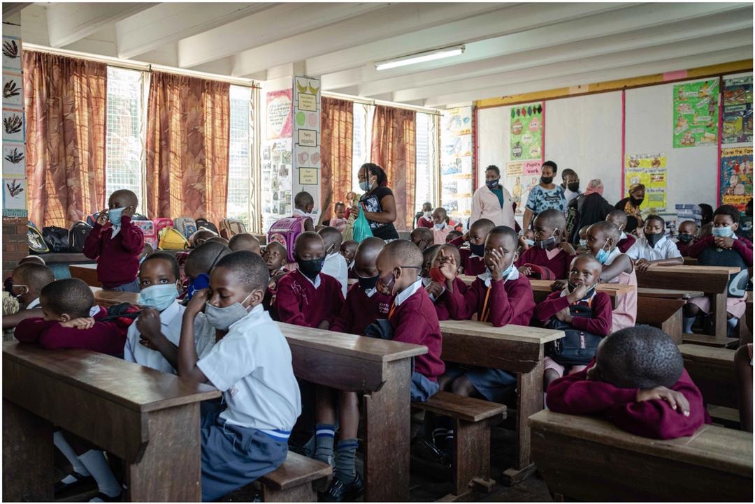 📸Photo by Esther Mbabazi @EstherR_Mbabazi for @nytimes.

After the world’s longest pandemic related shutdown, #Uganda reopened schools this week. Many students may not return to school, with many schools under financial stress not expected to reopen.

🔗 nyti.ms/3nq3FIU
