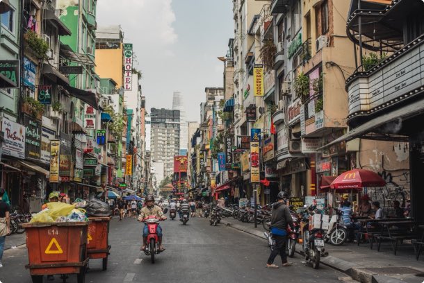 ticrecruit's tweet photo. “The experiences are so life changing, it’s very hard to go back to a normal teaching job”

Having taught internationally for 13 years, teacher Carmel has decided to make the move to Vietnam! 

Read all about her experience in our latest blog: https://t.co/x78zJbSgWr https://t.co/RXQe1VsvAQ