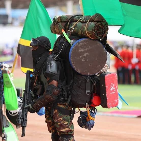 habibu_anga's tweet photo. Kwa muda mfupi ambao Jenerali Mabeyo amekuwa CDF (anatimiza mwaka wa 5 mwezi ujao) amefanikiwa mno kubadili JWTZ kulifanya kuwa Jeshi la kisasa sana.

Mojawapo ya mafanikio hayo ni kufanikisha ujenzi wa Kituo cha mafunzo ya Special Forces cha Mapinga, wilayani Bagamoyo ambacho.. https://t.co/NLm0WPTNKC