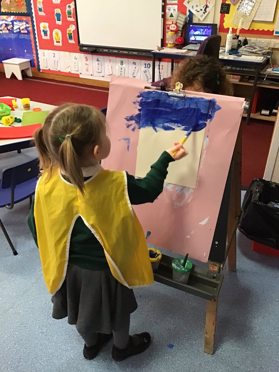 PenlW's tweet photo. Winter is starting to arrive in Wraparound. Cold painting and decorating hats! #pps https://t.co/LVI0drMMid