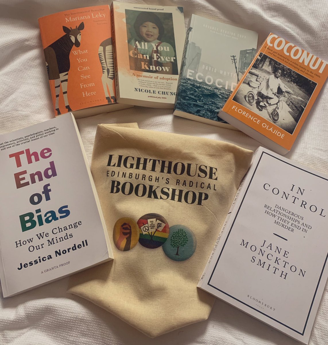 EdSurgSoc's tweet photo. HUGE thank you to @Lighthousebks who very kindly donated 10 books of our choice  + a tote bag to our Global Surgery conference raffle for @KidsOperating! 

Our Conference will be on 19th March: https://t.co/KMoz1RMjeI 

Check out Lighthouse: https://t.co/FI5utaXkbM #localbusiness https://t.co/3QtPaLkICN
