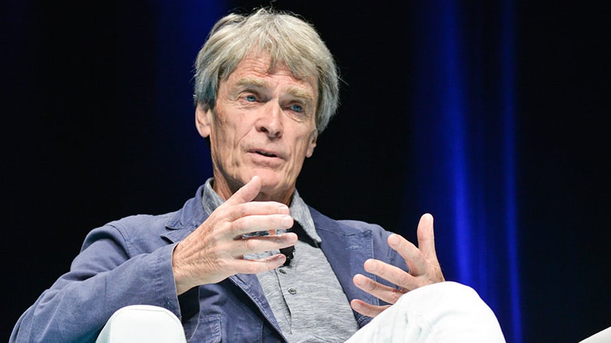 A HUGE thread with Sir John Hegarty’s incredible advertising wisdom.