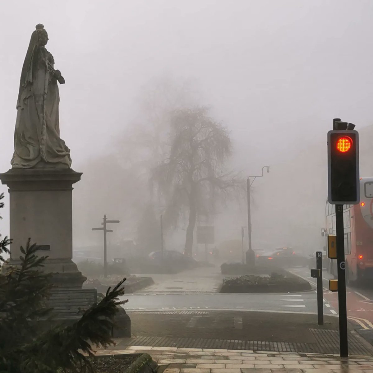 JBranson_'s tweet image. I love a walking meeting, especially when everything looks so magical. #LoveLeam #CreativeCompact #ActivatingSpaces