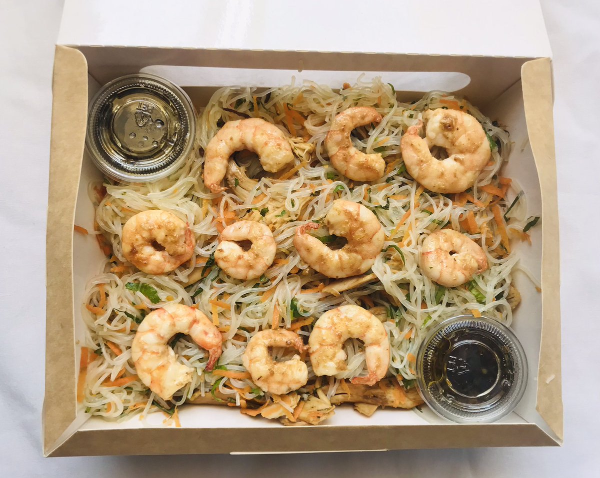 s_thily's tweet photo. Salade chinoise 🥗🤤✌🏾🍤 #healthy #salade #mieuxmanger #Senegal #Dakar #TeamSenegal  #CAN2021 https://t.co/647muLnSfF