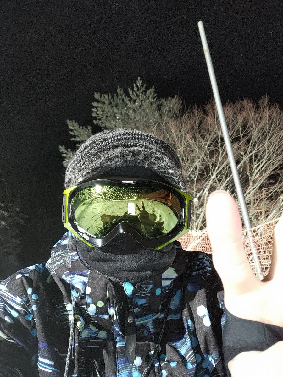 silver_250's tweet photo. 今シーズン初滑り🏂
思い立ったが雪山へ🏔
（※着いたらメッチャ吹雪始めて顔面痛くて半泣き状態…）
あけおめました🎍🎍🎍ゆるりと生きております。明日は確実にバッキバキ😇
４時間券はハードなので２・３時間券の方が有り難い🤔でも楽しィー😁明日は三川へ…

＃胎内スキー場　＃初ナイター https://t.co/Fj9AdaGKao