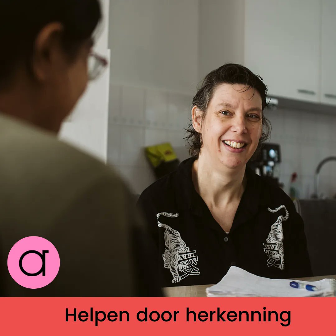 AvantiAlmere's tweet image. Doordat ze negen weken te vroeg is geboren, heeft Angela van Paassen (48) een lichamelijke en visuele beperking. Nu heeft ze haar draai gevonden als onafhankelijke cliëntondersteuner (OCO) ❤️ Lees het volledige verhaal via deze link: buff.ly/3K84GyY @ocoalmere