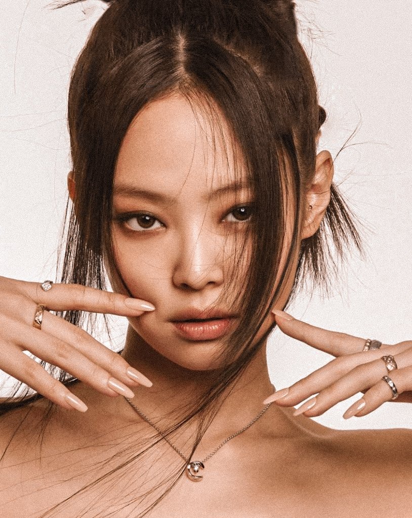 FJEGlBtaIAI1v9I?format=jpg&name=medium