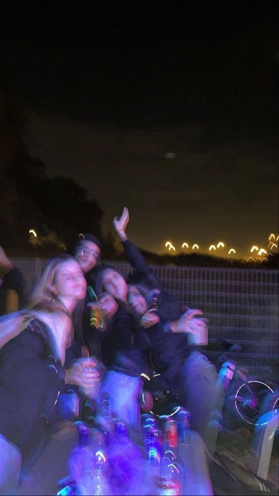 ashystics's tweet photo. I seem alright but deep down I wanna roam with my friends all night with full music on in a cold night in one car🥺💕
#Friends #WINTER https://t.co/mXN4XXMbbL