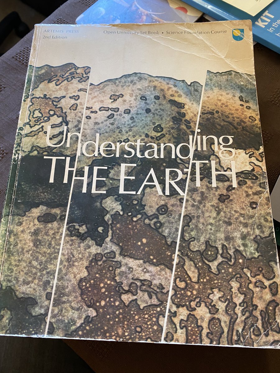 EMRoberts81's tweet photo. @OpenUniGeolSoc This is my Mum’s 2nd edition copy from 1977 and is probably what inspired my geology journey 😁 https://t.co/xEYNIzPH6u