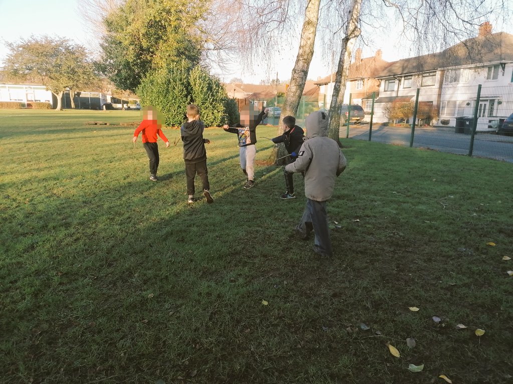 bisphamjy3's tweet photo. Pegs G1 FS had a busy afternoon, they decided to spend their session in base 2. After a new running game to warm us up, the children worked on their climbing skills in the trees, practiced rope throwing for making swings and there was some brilliant imaginative role playl. https://t.co/4Zf4bVbHGQ