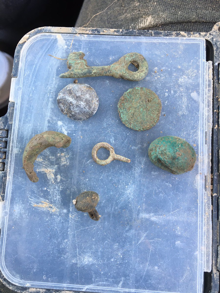 Yesterday’s effort the hammered is a lizzy halfgroat very toasted found the Tudor area 👍🏻