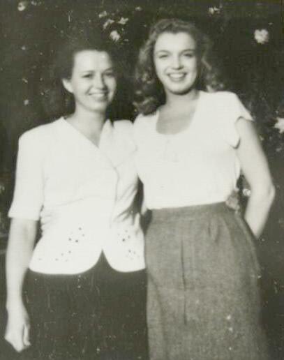 News has come out that Marilyn Monroe’s sister Berniece Miracle passed away at the age of 94 in 2014. Berniece wrote a book called My Sister Marilyn with her daughter, which is a fan favorite. Rest In Peace Berniece. #MarilynMonroe