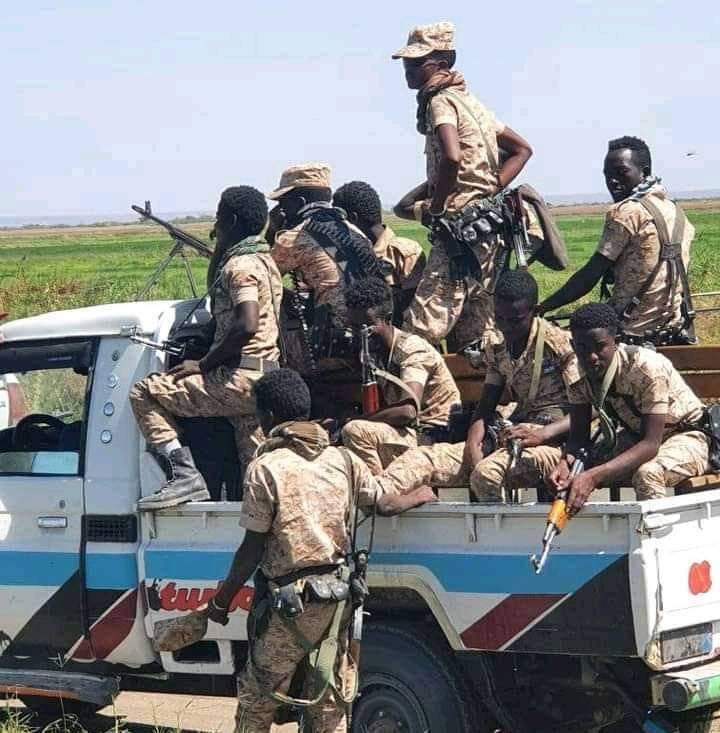 የአፋር ጀግኖች በአብዓላ ግንባር ጁንታውን እያቀመሱት ነው። 

አሁንም ጦርነቱ አለ እንዴ? የሚል የመሀል አገር ጓደኛዬ አይጠፋም😎