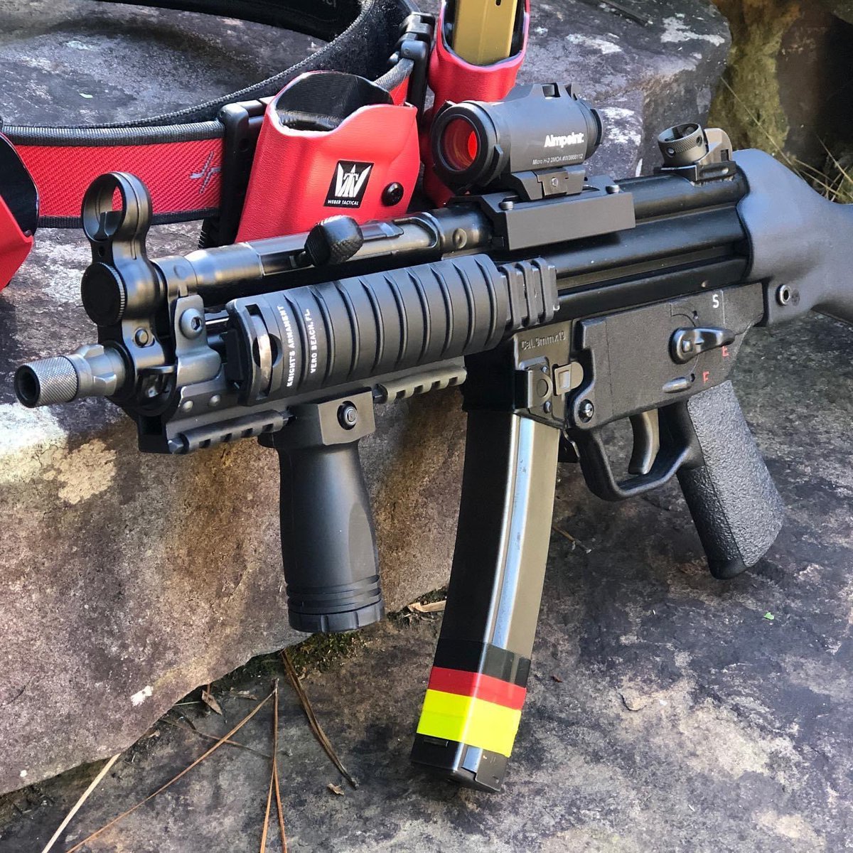 HKshooting's tweet photo. ‘22 starts off with a win! #hecklerandkoch #hkshooting #nocompromise #sp5 #mp5 #pcc @derek_giddings @HecklerAndKoch https://t.co/XrJVfrgmSf