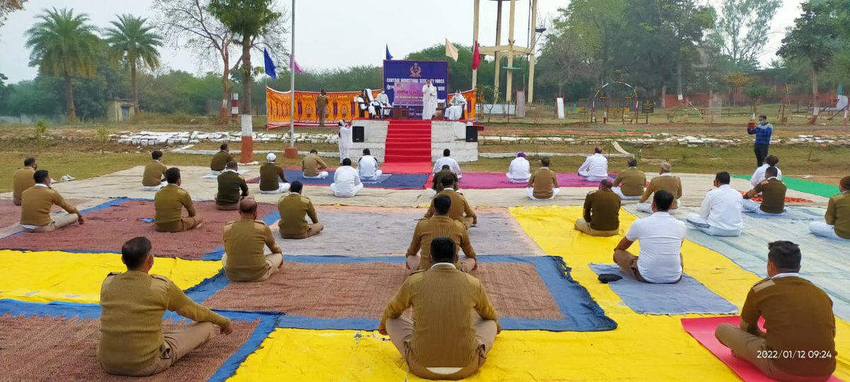 CISFHQrs's tweet photo. Stress management session for CISF personnel was organised under the auspices of @brahmakumarisHQ  at CISF Unit SPM Hoshangabad on the occasion of  #NationalYouthDay2022  

#PROTECTIONandSECURITY  #StressManagement 
@HMOIndia https://t.co/Iesqq51mxW