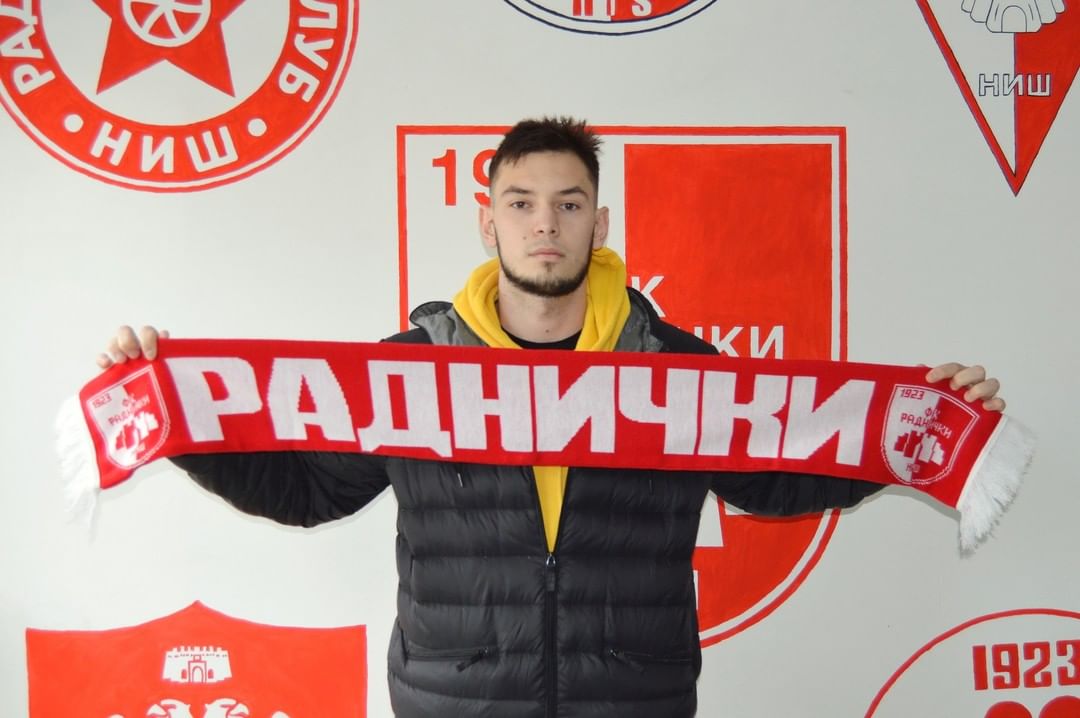 Артур Сагитов стал игроком клуба сербской Суперлиги 🇷🇸 «Раднички Ниш»

Ранее 22-летний нападающий выступал за «Рубин», «Нижний Новгород», «Волгарь» и белорусскую «Сморгонь».