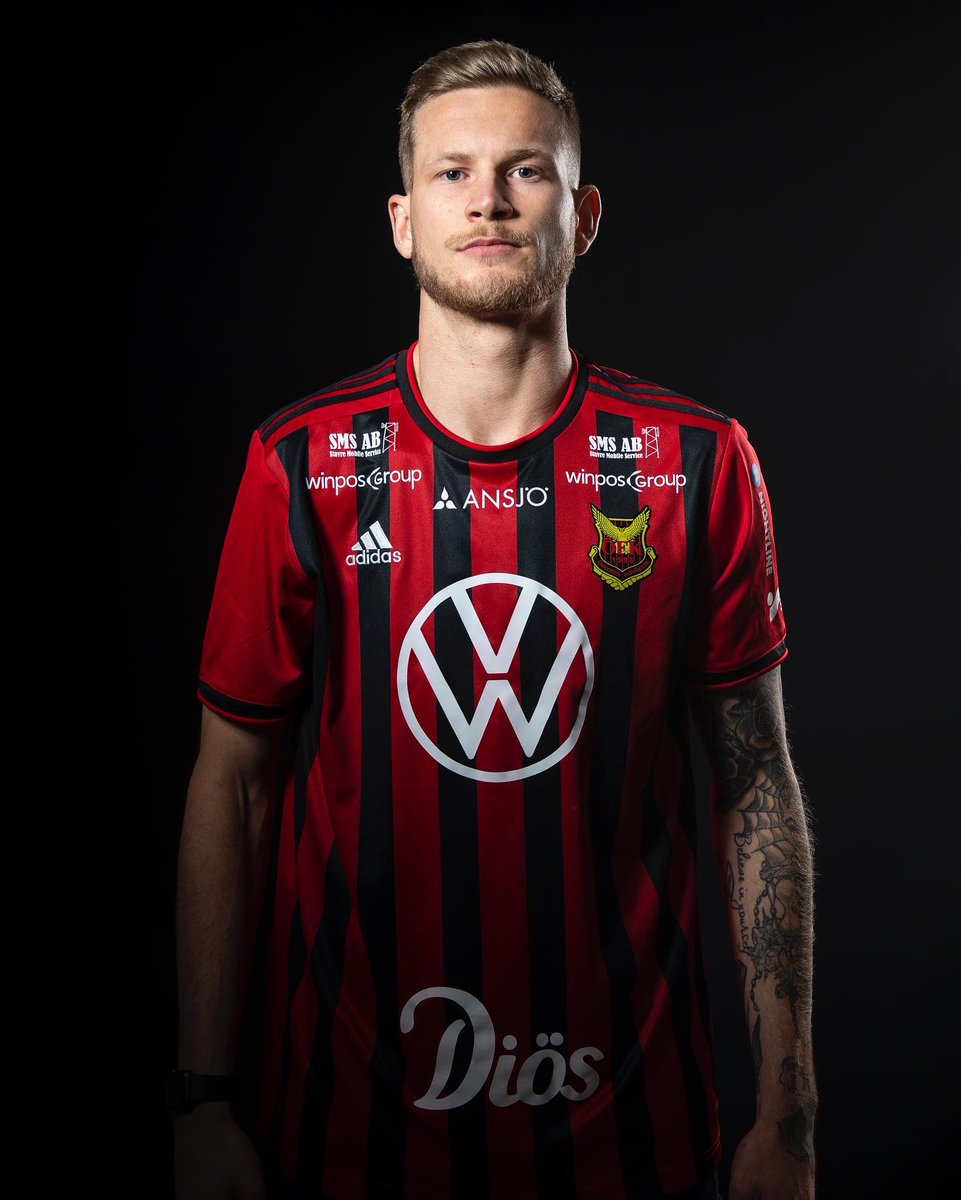 ofk_1996's tweet photo. Ö𝙨𝙩𝙚𝙧𝙨𝙪𝙣𝙙𝙨 𝙁𝙆 𝙥𝙧𝙚𝙨𝙚𝙣𝙩𝙚𝙧𝙖𝙧 𝙆𝙚𝙫𝙞𝙣 𝙅𝙖𝙗𝙡𝙞𝙣𝙨𝙠𝙞

Kevin Jablinski och Östersunds FK har kommit överens om ett avtal som sträcker sig över ett år. Vi önskar den norske försvararen välkommen till ÖFK! ❤️🖤

#Vigerossaldrig #ÖFK https://t.co/8JbMyvB9XA