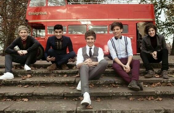 1D_Korea's tweet photo. ๐ท #10YearsOfOneThing
์๋ต 10์ฃผ๋
๊ธฐ๋
๋ฎค๋น ๋นํ์ธ๋์ท ๋ชจ์ https://t.co/CP6TqqJLID