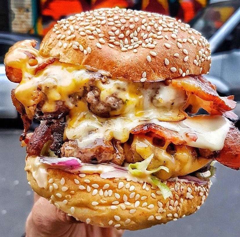 🍔🍔 Lunchie Munchies!!!!! 🍔🍔

Check out this beauty from our good old freinds <a href="/flyingcows_food/">flyingcows</a>!!!!
Full Details Of Our 5 Year Birthday Will Be Released Imminently!!! You Have Been Warned!
📸 <a href="/jakesfoodbible/">Jake's Food Bible</a>