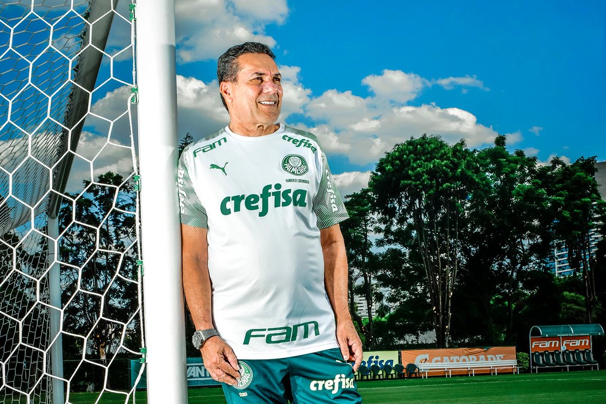 diario1914's tweet photo. DIA DO TREINADOR DE FUTEBOL!

Aos maiores que eu vi: minha homenagem, gratidão e os parabéns. https://t.co/y8UgFn0S0o