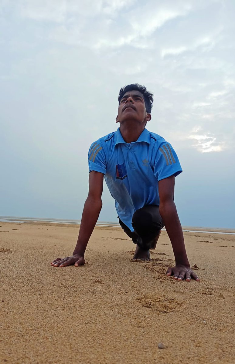 NccNaval's tweet photo. #AzadiKaAmritMahotsav 
Naval Cadets of Ganjam College, Ganjam,Odisha practiced Surya Namaskar,a thanksgiving to the Sun for spreading health, wellness and happiness.
@HQ_DG_NCC
@kalinga_sagar 
@konarkkids
@DHE_Odisha
@Naveen_Odisha
@1_O_NU_Odisha
@Ganjam_Admin https://t.co/sNKRVrpV3S