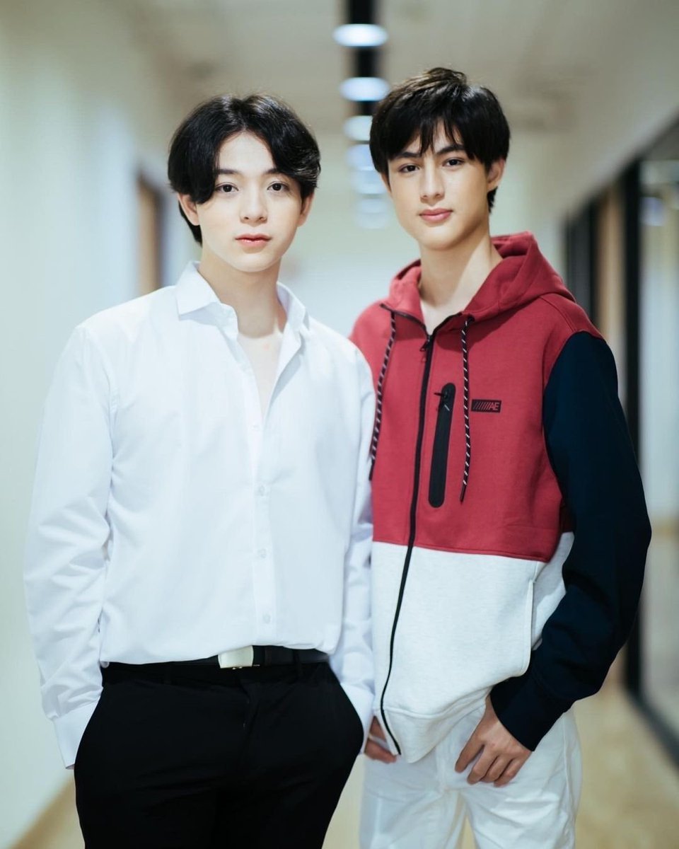 BbasjtrZ's tweet photo. Danew now taller then Bas 😁
#บาสเด็กอ้วนที่แท้จริง #bbasjtr
#Danew https://t.co/4VfqsfjTF4