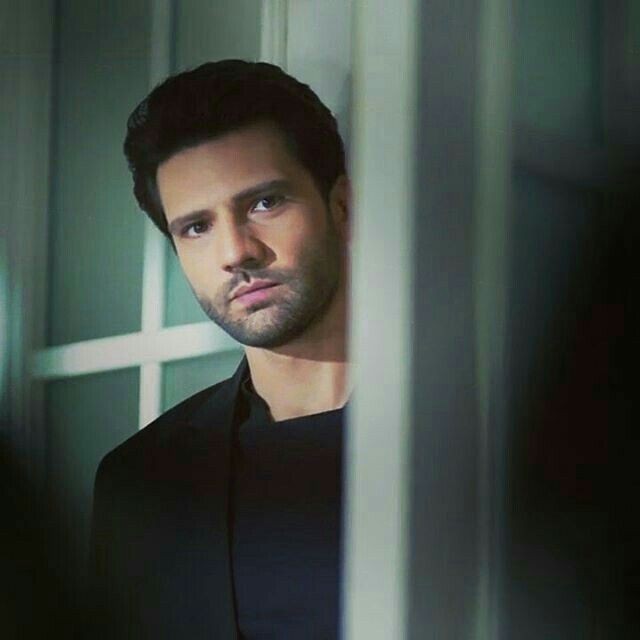 эмир козджуоглу. каан урганджиоглу эмир козджуоглу. эмир козджуоглу. турецкий актер каан урганджиоглу. каан урганджиоглу эмир.