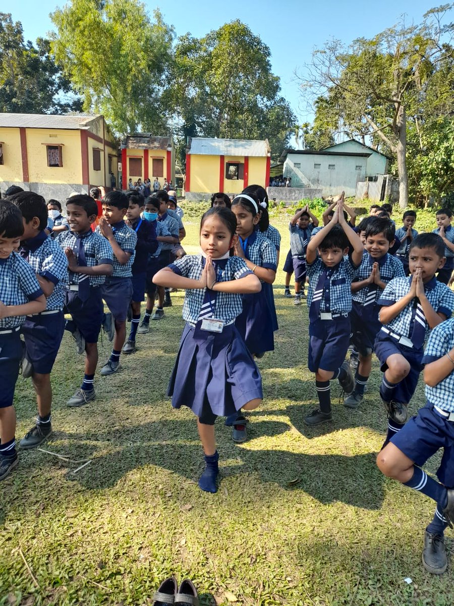 হিন্দু দর্শনে যোগের প্রধান শাখাগুলি হল রাজযোগ, কর্মযোগ, জ্ঞানযোগ, ভক্তিযোগ ও হঠযোগ।
<a href="/BjpBiplab/">Biplab Kumar Deb</a> <a href="/moayush/">Ministry of Ayush</a> <a href="/PypAyurved/">Patanjali Ayurved</a> <a href="/iPankajMajumder/">PANKAJ MAJUMDER</a> <a href="/YOGASANASPORTS1/">YOGASANA ASSOCIATION OF TRIPURA</a> <a href="/sushantaBJP/">Sushanta Chowdhury</a> <a href="/YogaNews/">Yoga News Community</a>
 #Tripura_Yoga
#SuryaNamaskar
#nysf
#75crsuryanamaskar
#75croresuryanamaskar
#750millionsuryanamaskar
