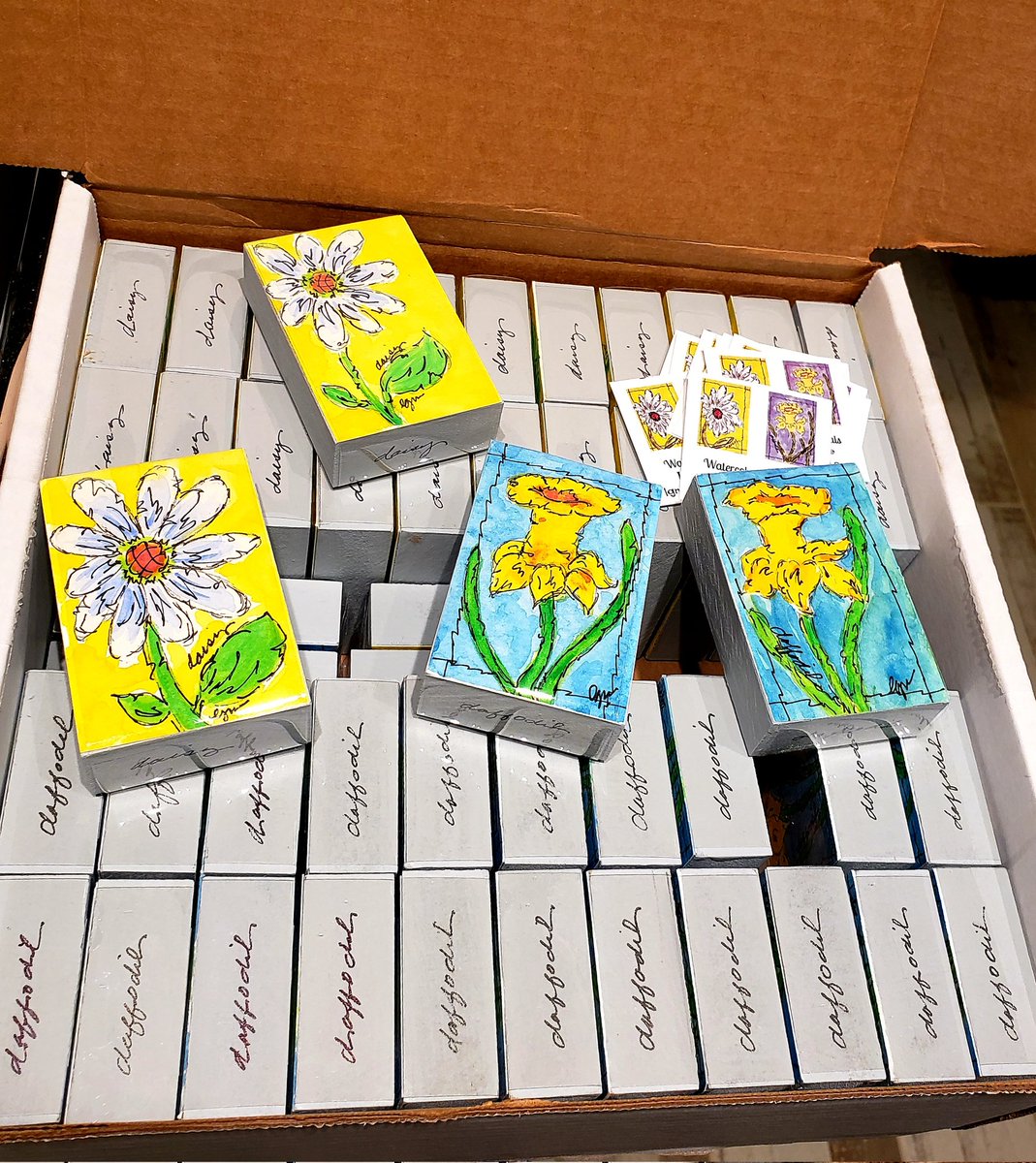 LinMierke's tweet image. First set of Artomat art blocks (Daisies &amp;amp; Daffodils) prepped and shipped. More to come--Tulips &amp;amp; Cherry Blossoms? Find them in locally placed, repurposed cigarette vending machines. #artomat #aristsincellophane