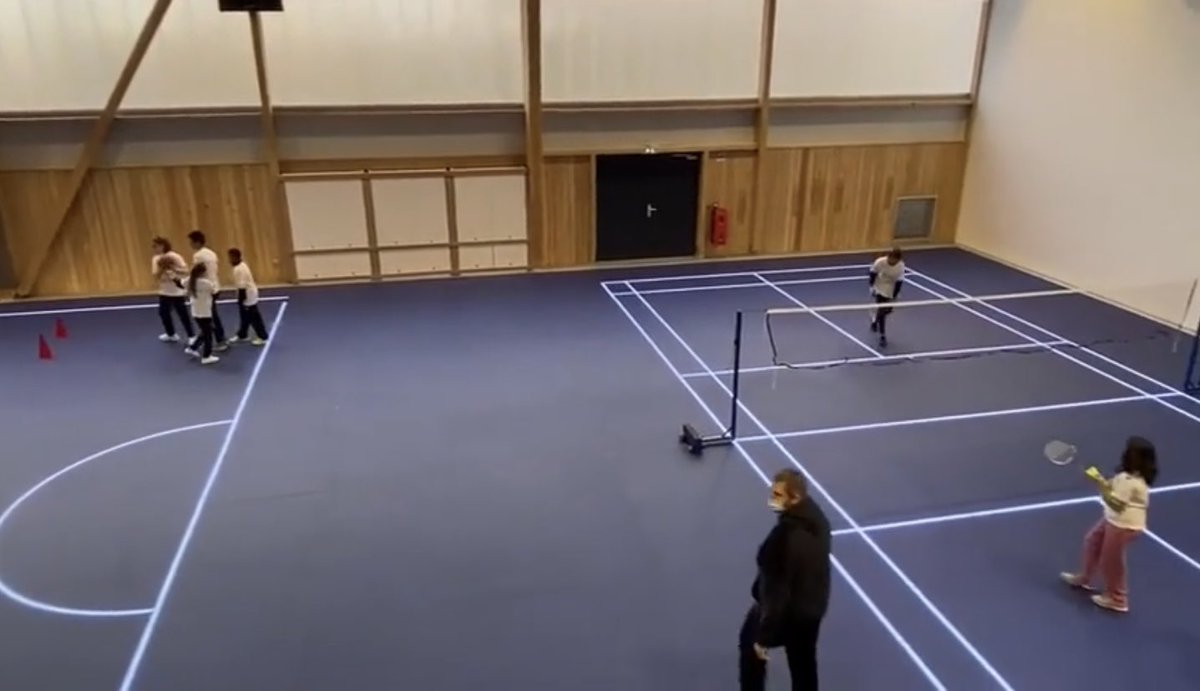 LaurentHoppe's tweet photo. ✅ Gymnase avec traçage digital 
L’innovation au service de l’#EPS et du #sport 🤾🏼‍♀️⛹🏼🏸🏐🏀🏐🥅

https://t.co/pCj1U6QSS7 https://t.co/Na3ulpAaHn