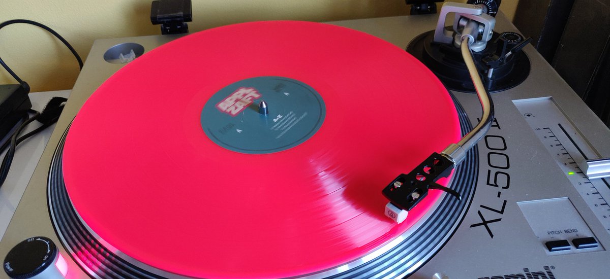 bartoszdebski's tweet image. @BrettDomino @iron_madin @applzaft yes! Proper Friday tunes in the perfect package, love the colour. thanks a lot it arrived today. #Sheffield #FridayFeeling