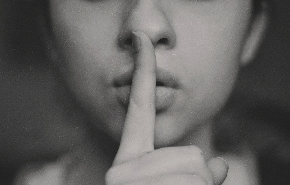 d_van_buren's tweet photo. “I have a funny feeling about an official announcement coming—tomorrow👠🤫”
#the #old #roseans #is #a #youngadult #debut #mystery #thriller https://t.co/7oArDsgwZz
@jennabhager @readwithjenna @aliciamalone @LiteratureMaker 
#booktok https://t.co/v6EwLAwS0d